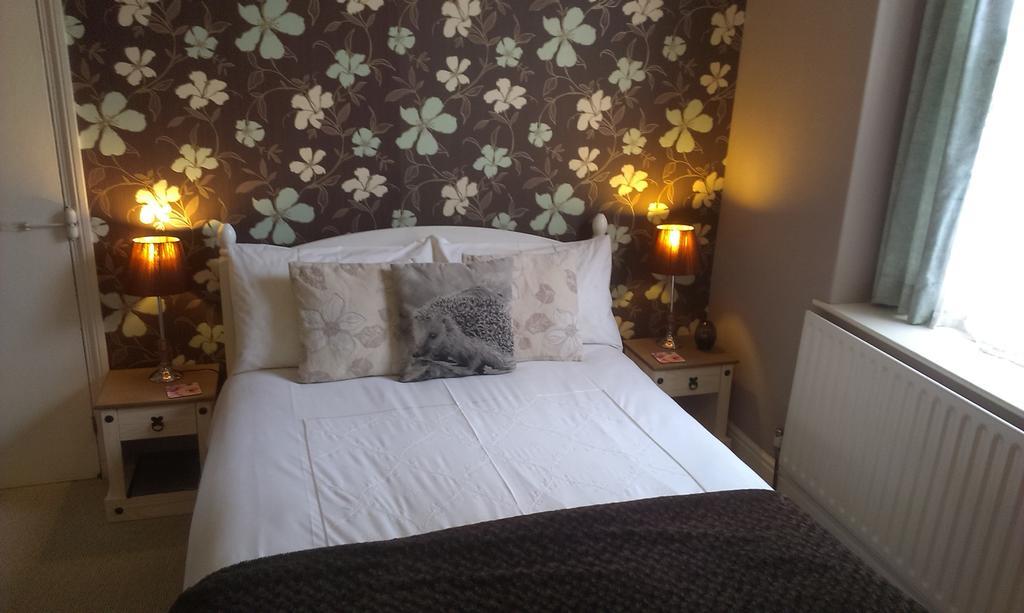 Bed and Breakfast Saffron House à Combe Martin Extérieur photo